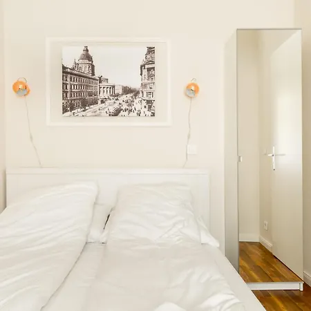 דירה Vibrant Downtown Gem With Ac בודפשט