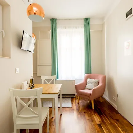 Lägenhet Vibrant Downtown Gem With Ac Budapest