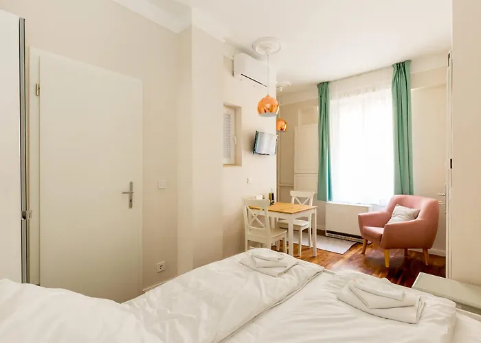 Vibrant Downtown Gem With Ac *