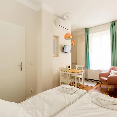 Vibrant Downtown Gem With Ac *