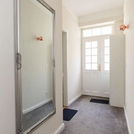 Daire Vibrant Downtown Gem With Ac